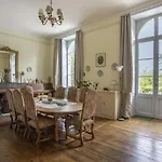 Oiseau Du Paradis Bed and Breakfast Fontenay-le-Comte