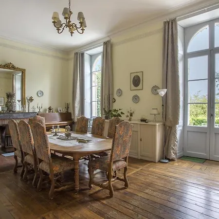 Oiseau Du Paradis Bed & Breakfast Fontenay-le-Comte